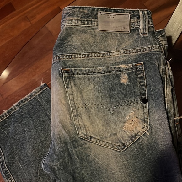Bought brand new 2017 wore few times partner lost alot of weight - Picture 3 of 3